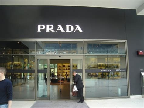 outlet macerata prada